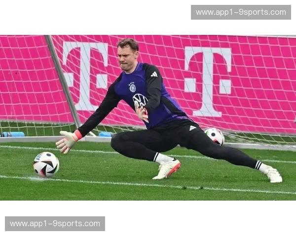 诺伊尔与纳格尔斯曼关系剖析 门将位置传承机制面临断层